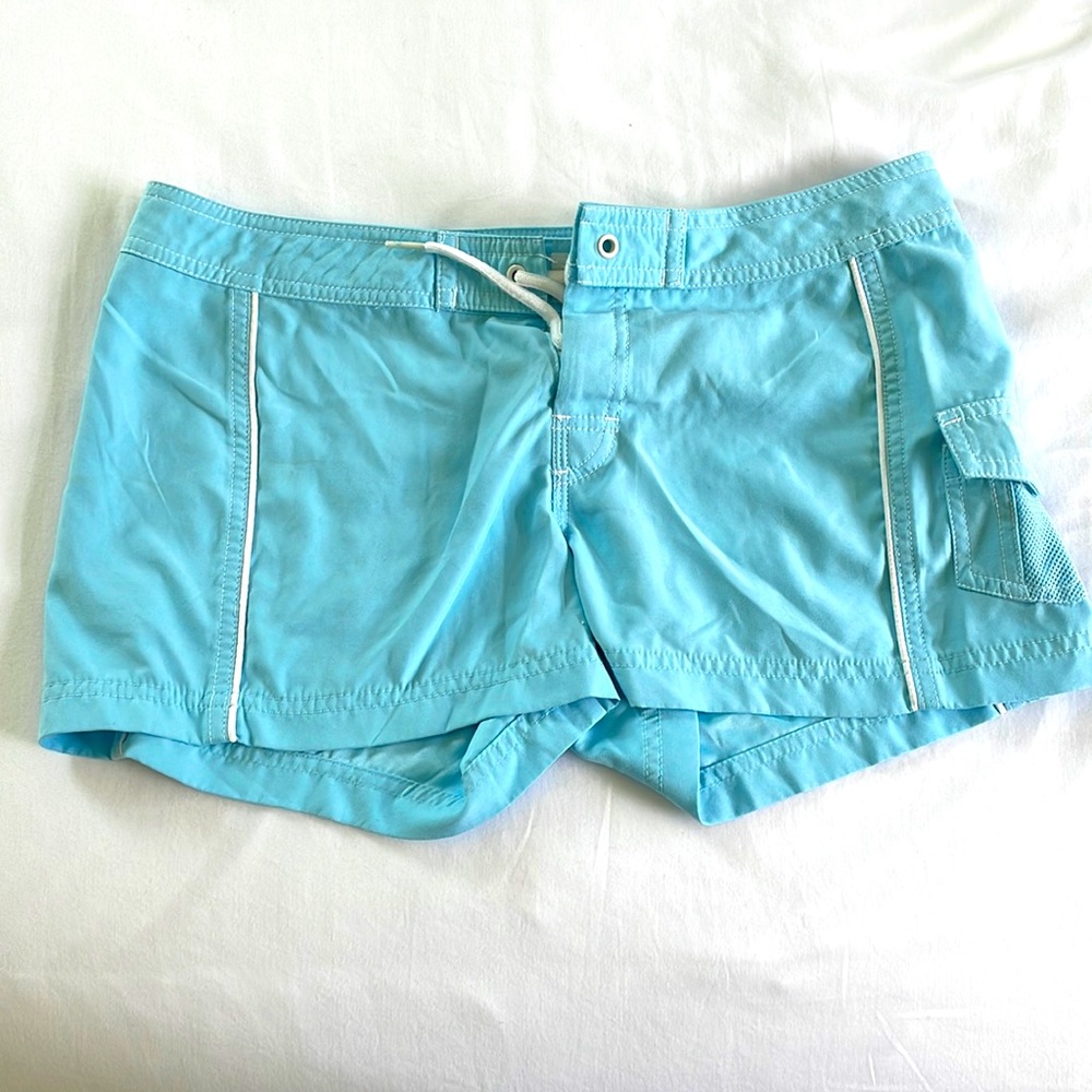 Tilt board shorts